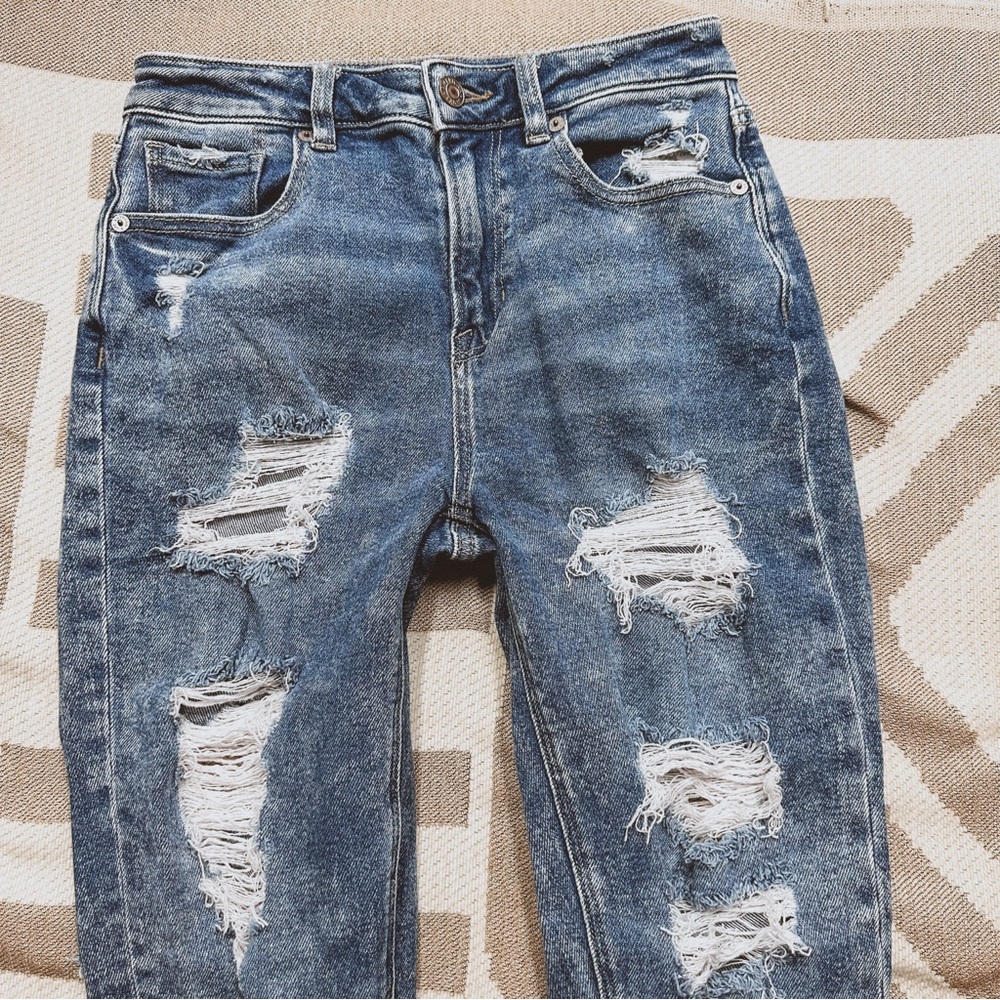 AE mom Jean stretch acid wash blue heavily distressed 00 R